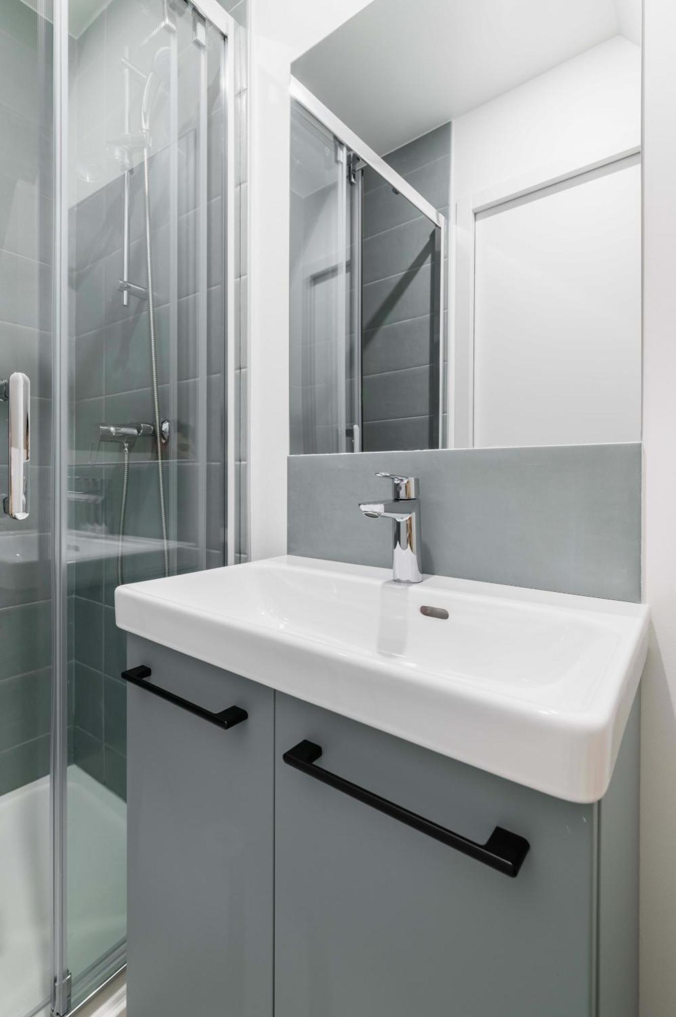 2 Pieces Refait A Neuf Dernier Etage - Paris 19 - 4P - Flat-Guest Apartamento Exterior foto
